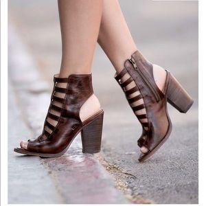 BedStu Occam Wedges in Teak Rustic